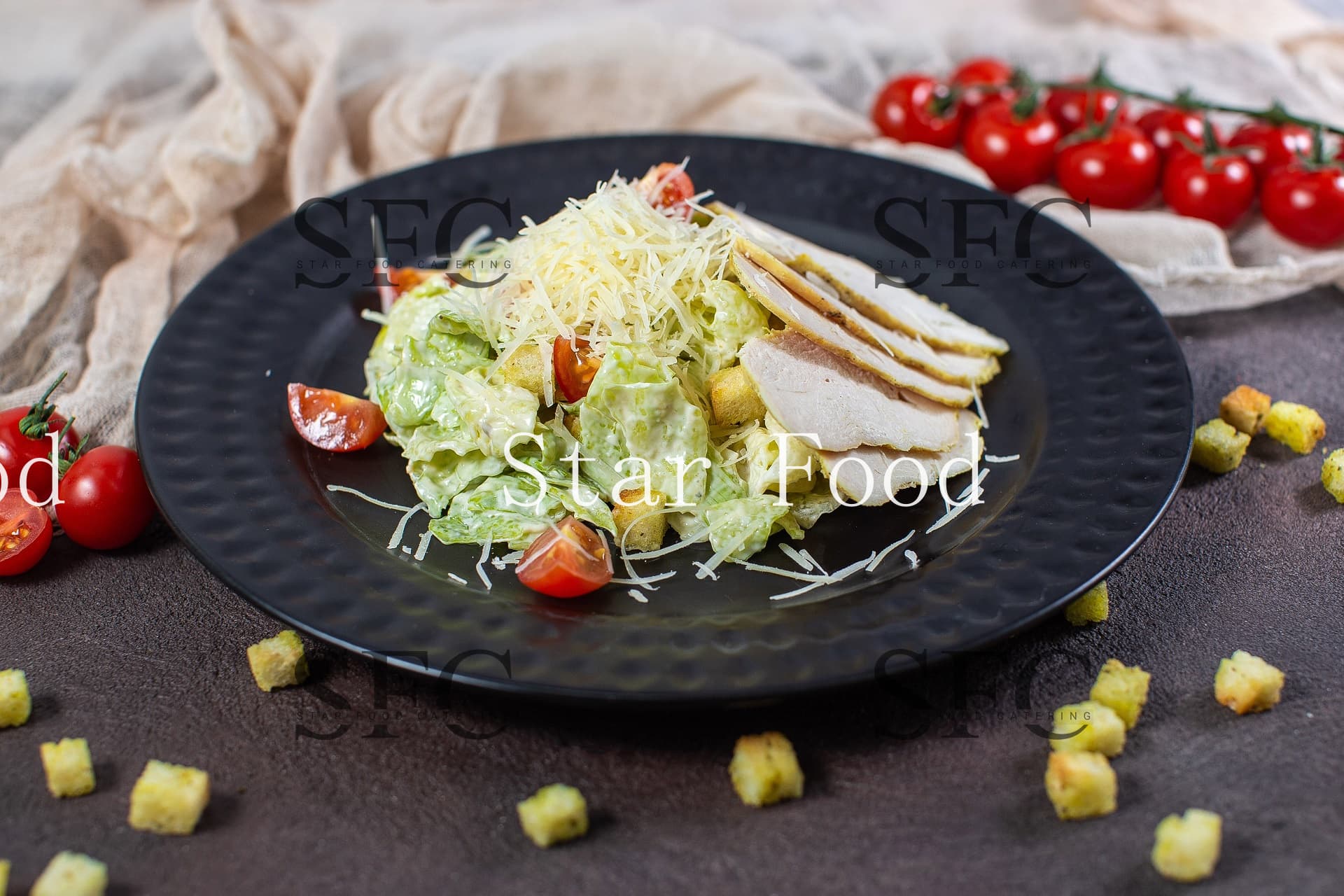 Кейтеринг салат «Цезарь с курицей»