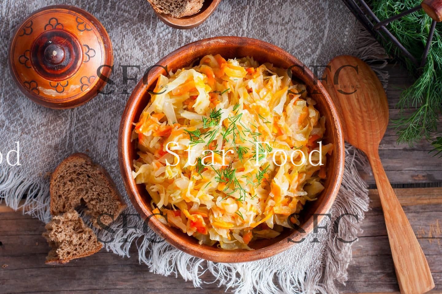 Капуста тушеная с овощами